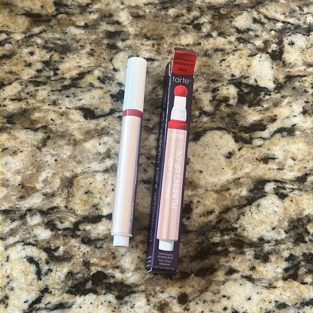 🌙♣️Tarte Cherry Plumping Lip Oil